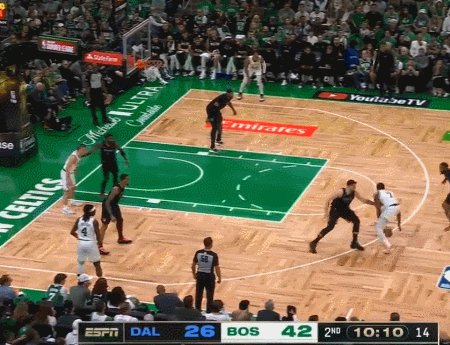 开云网站-拿完东决MVP再拿FMVP？布朗攻防一体 獭兔紧张低迷