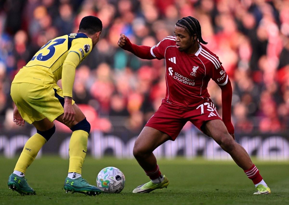 开云下载-自有统计以来，恩古莫哈是英超单场完成7次过人最年轻的球员